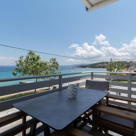 Golden Seaside 2 Appartement Nea Roda Buitenkant foto