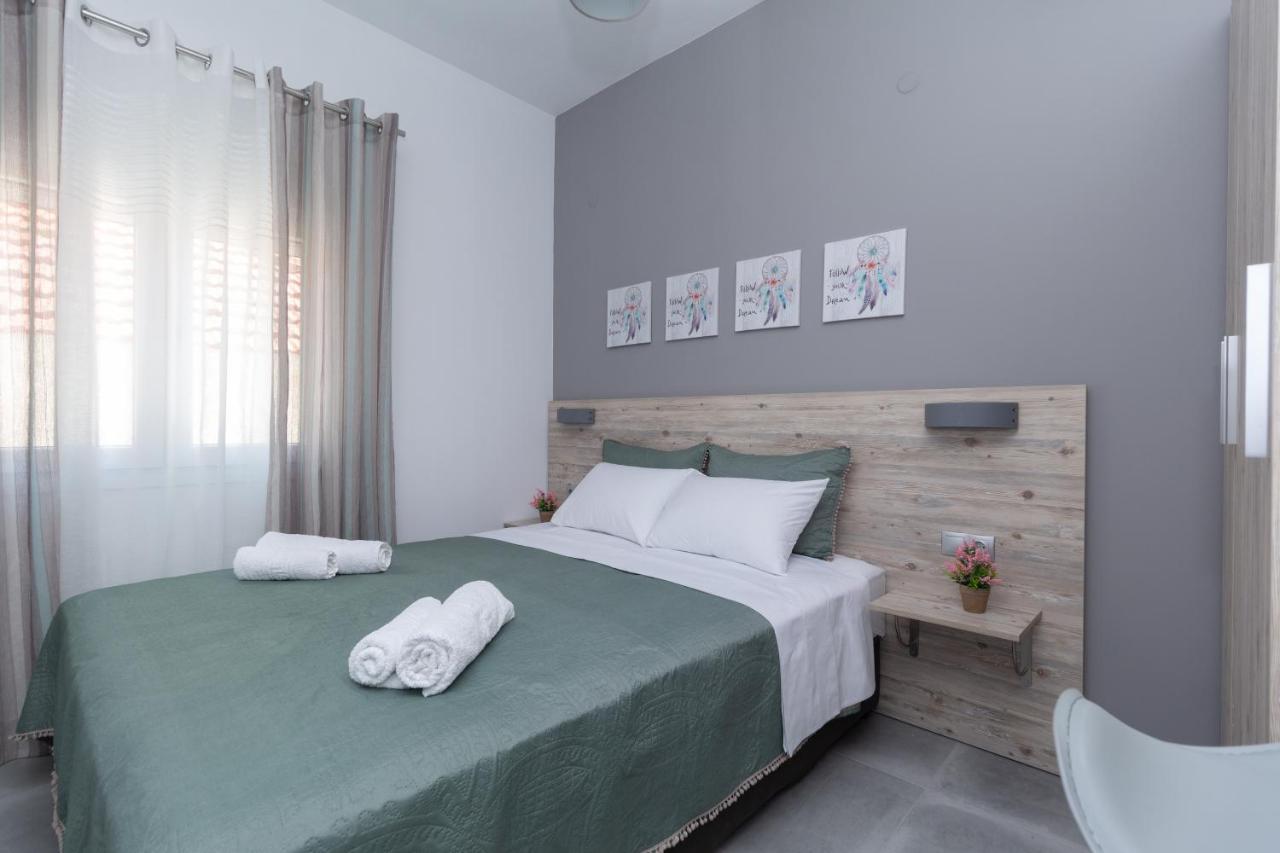 Golden Seaside 2 Appartement Nea Roda Buitenkant foto